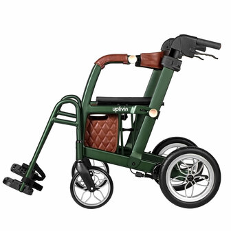 Rollator en rolstoel in een