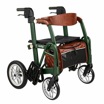 Rollator en rolstoel in een